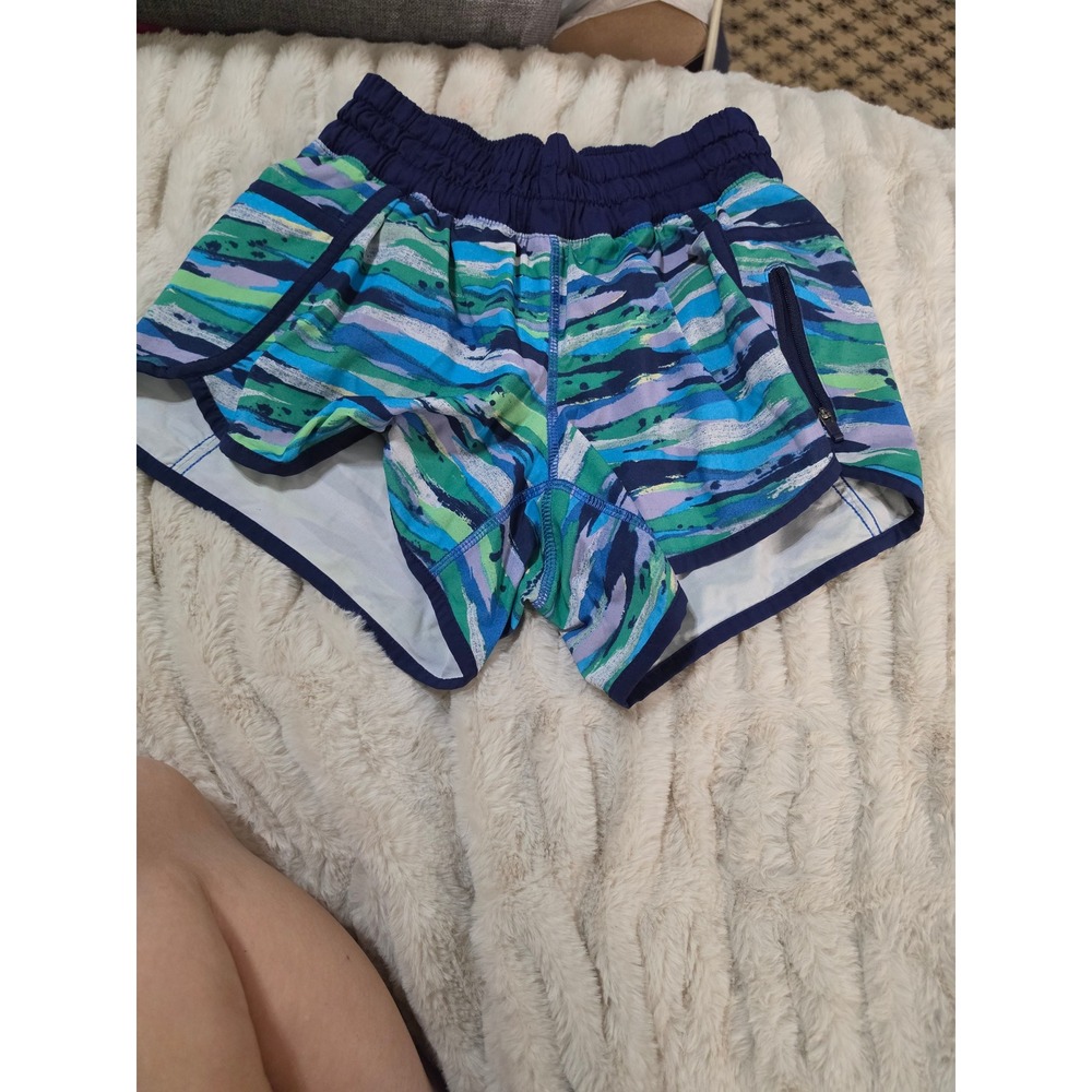 Lululemon Tracker Short V 4 Inch Blue Green Abstract Print Size 4